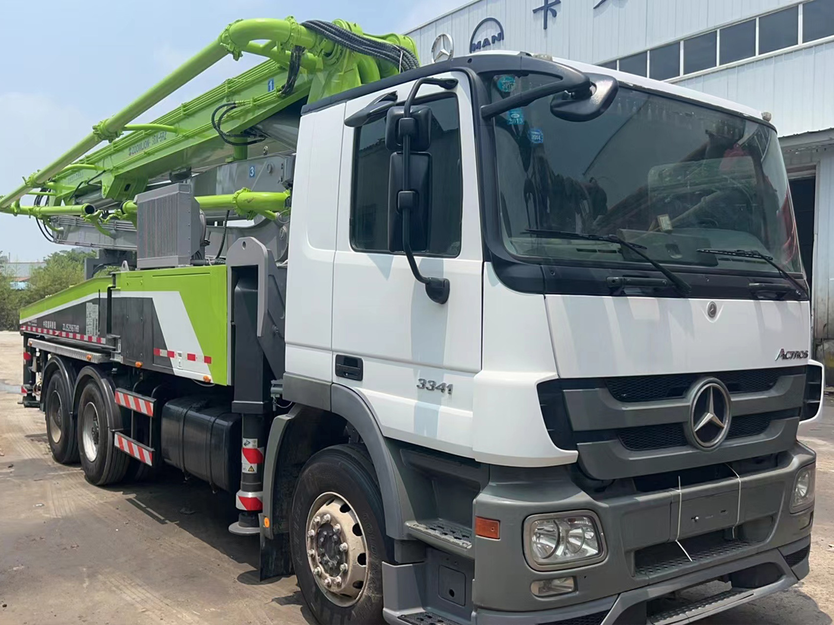  2012  Zoomlion 38m Concrete Pump ZLJ5296THB 