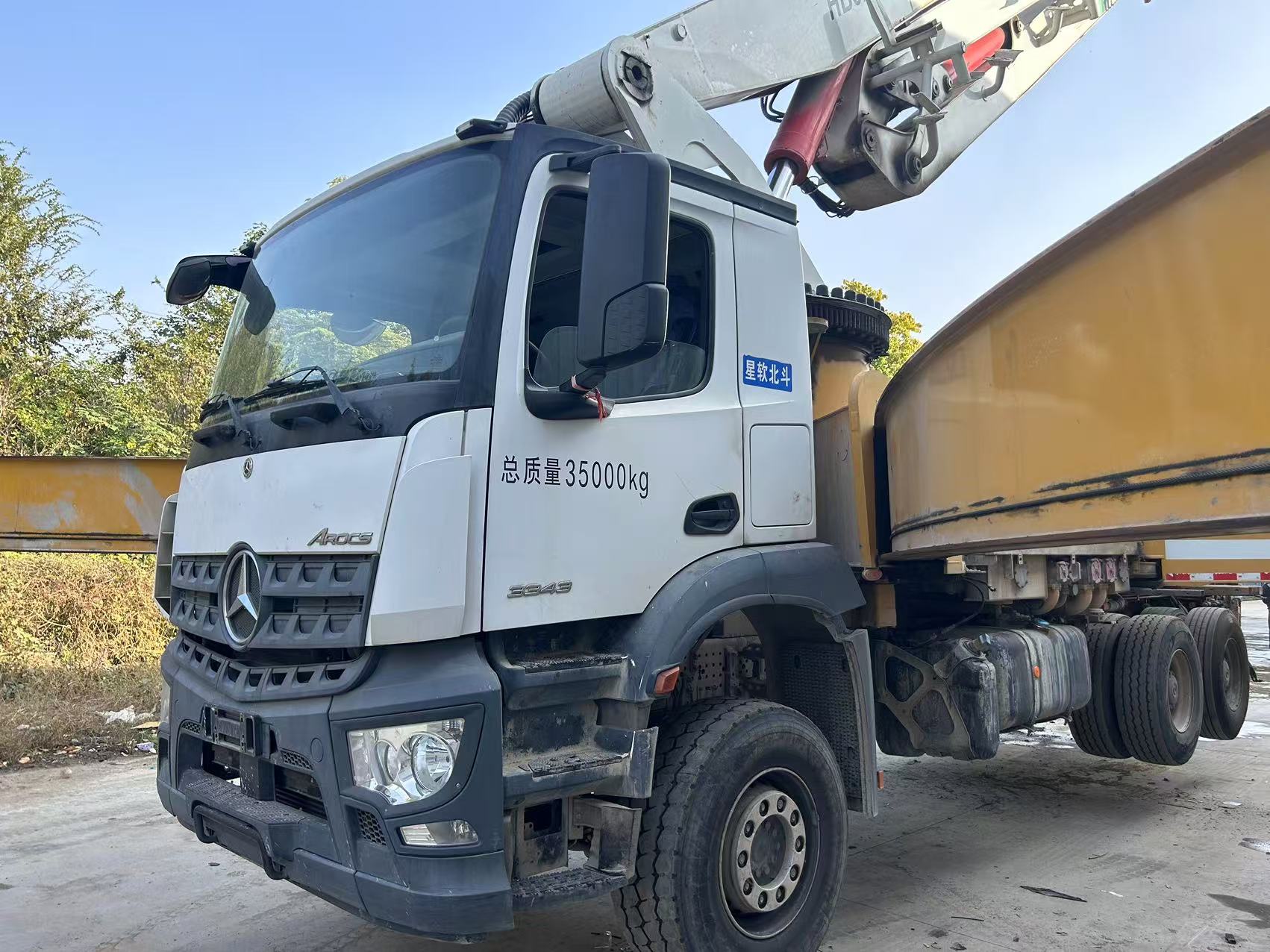 2020 XCMG 51.2m concrete pump truck