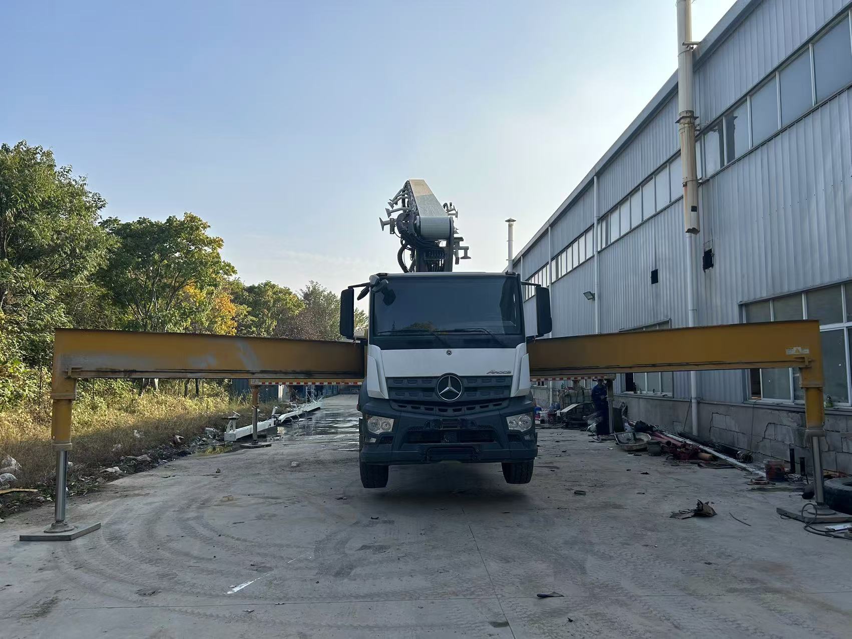 2020 XCMG 51.2m concrete pump truck