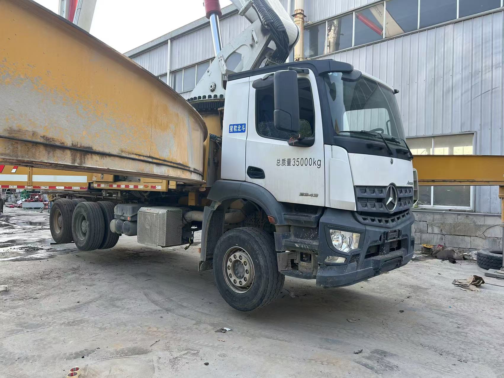 2020 XCMG 51.2m concrete pump truck